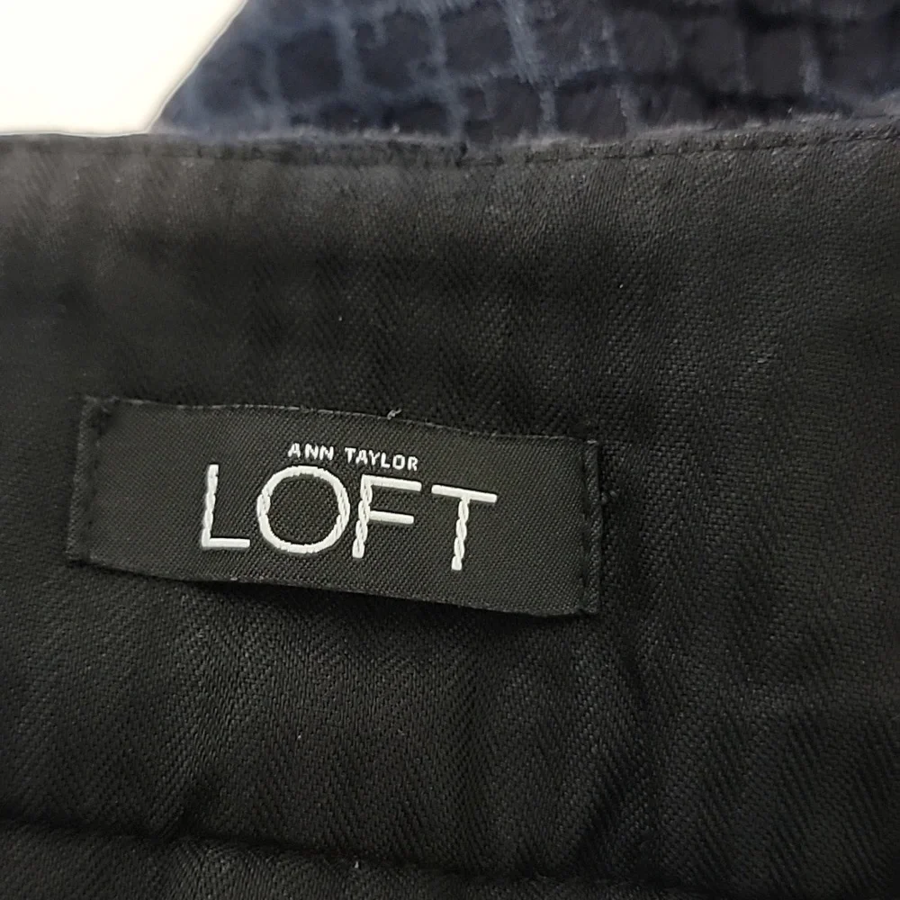 LOFT dress pants "Marissa Skinny" size 8 tall, black with navy diamond print - Picture 4 of 9